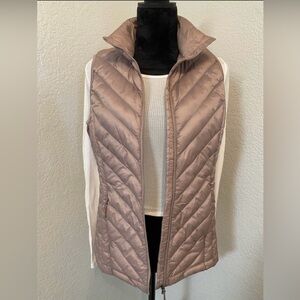 32 Degrees Lightweight Quilted Puffer Vest in Dusty Rose